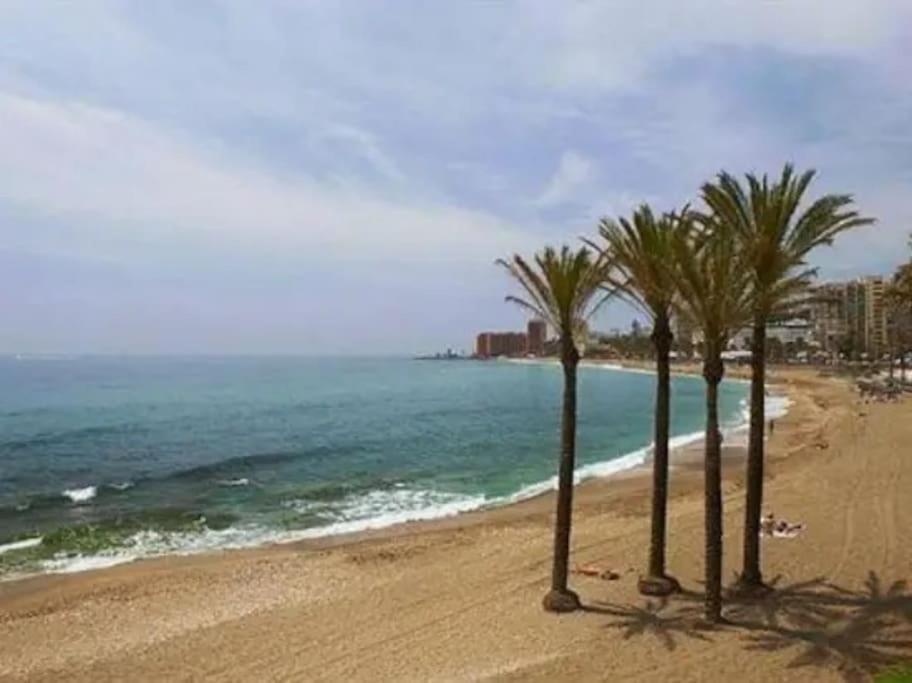 Elegante Alojamiento Con Piscina A 200 M Del Mar. Appartement Benalmádena Buitenkant foto