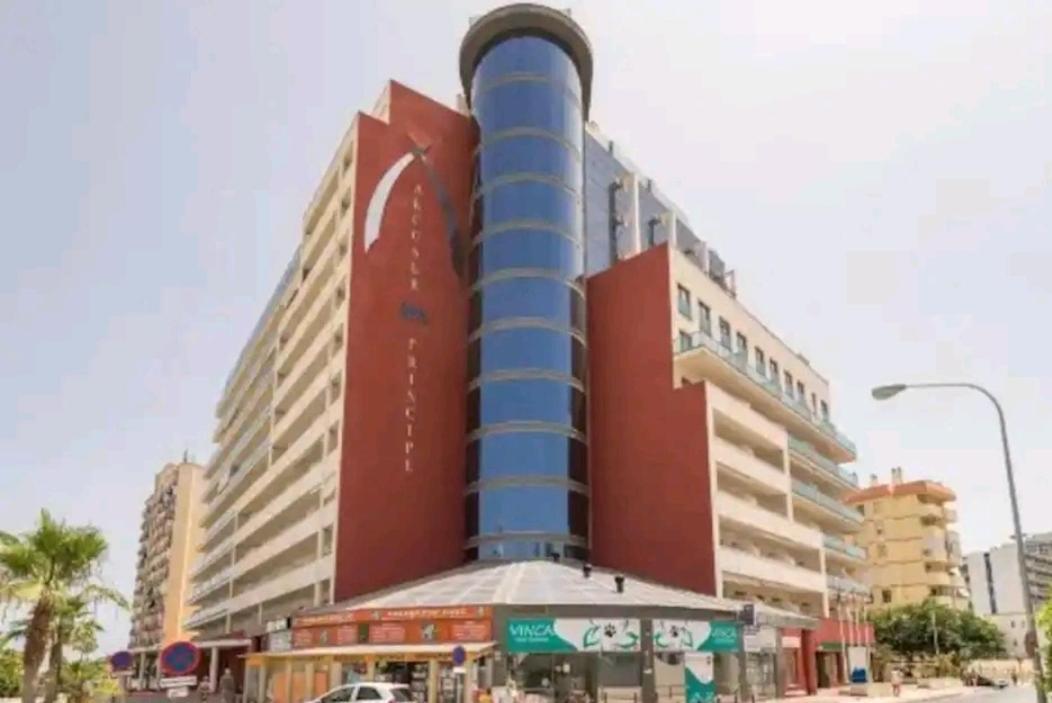 Elegante Alojamiento Con Piscina A 200 M Del Mar. Appartement Benalmádena Buitenkant foto