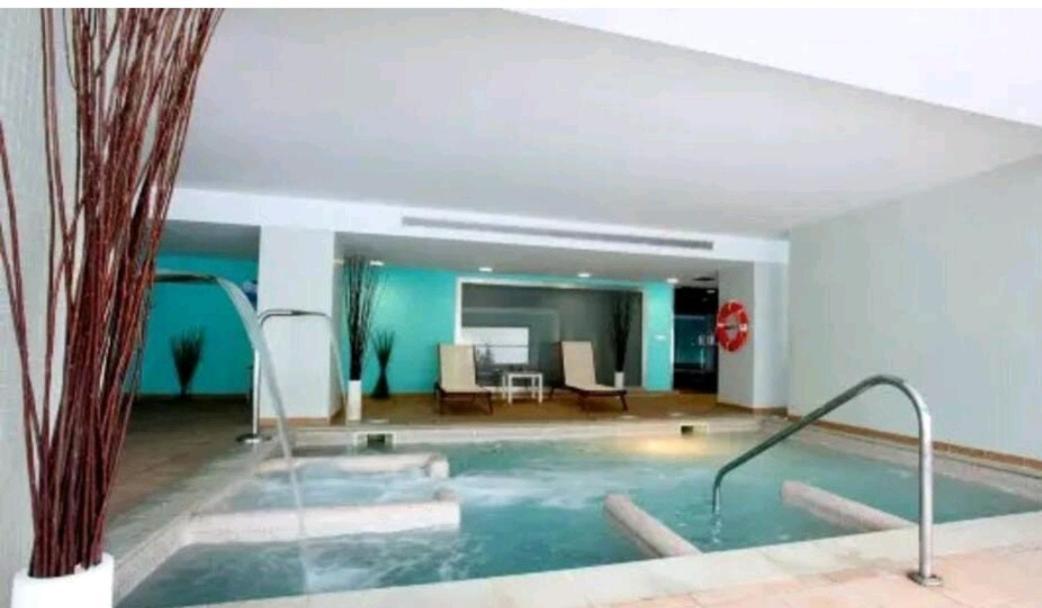 Elegante Alojamiento Con Piscina A 200 M Del Mar. Appartement Benalmádena Buitenkant foto